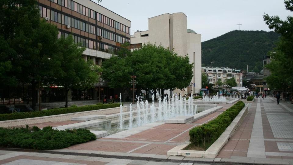 3 Rooms Apartment, Top Center, 1St Floor, Aubg, Free Parking, Pc I5 Ssd, 3 Led Tvs 200 Channels, Wifi, Terrace, Easy-Late Check-In, Stay Before Greece Blagoevgrad Extérieur photo